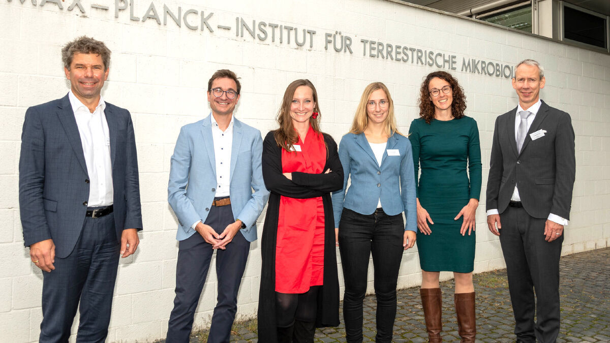 Max Planck Institute for Terrestrial Microbiology (@mpi_marburg) on Twitter photo Excited to kick-off our new <a href="/MicrocosmEarth/">Microcosm Earth Center</a> center for environmental and #climate #microbiology in cooperation with <a href="/Uni_MR/">Philipps-Universität</a> - Many thanks <a href="/Angela_Dorn/">Angela_Dorn</a> <a href="/HMWK_Hessen/">HMWK Hessen</a>, Thomas Nauss <a href="/tnauss/">Thomas Nauss</a>, councillor Michael Kopatz @Stadt_Marburg and all other guests for your warm congratulations! Excited to kick-off our new <a href="/MicrocosmEarth/">Microcosm Earth Center</a> center for environmental and #climate #microbiology in cooperation with <a href="/Uni_MR/">Philipps-Universität</a> - Many thanks <a href="/Angela_Dorn/">Angela_Dorn</a> <a href="/HMWK_Hessen/">HMWK Hessen</a>, Thomas Nauss <a href="/tnauss/">Thomas Nauss</a>, councillor Michael Kopatz @Stadt_Marburg and all other guests for your warm congratulations!