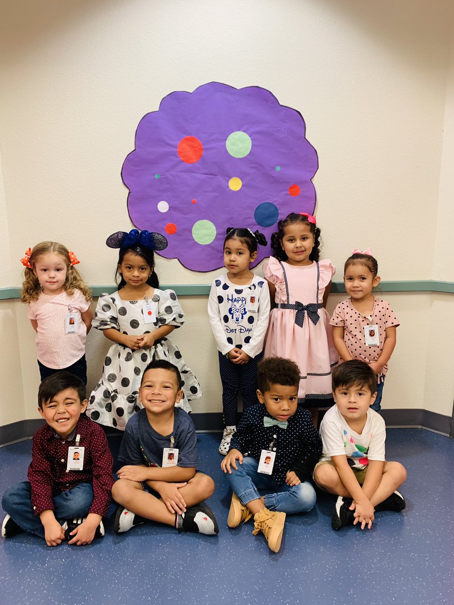 ChinitaLi1's tweet photo. Happy Dot Day!!! @PierceECPandas are the cutest little dots!!! #EveryPandaEveryDay #ThePowerOfUs https://t.co/UWEVzeTa7K