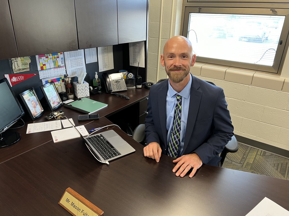 YorktownSupt's tweet photo. Yorktown is excited to welcome Mr. Mason Fulton as the new YES Dean of Students!   Welcome! ⁦@YESYorktown⁩ ⁦@wthornburgh⁩ https://t.co/agxSIpuBZn