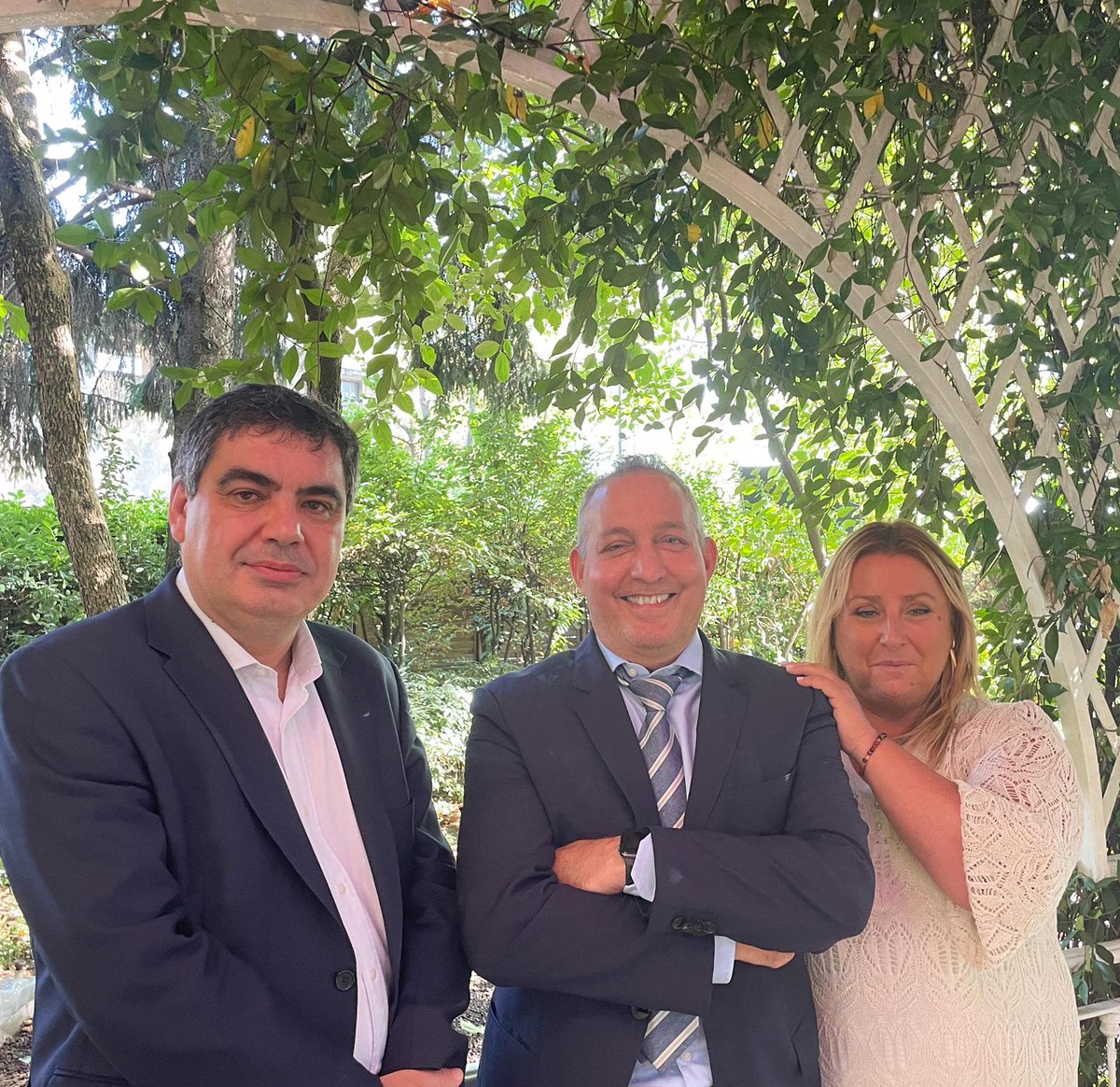 IngecomItalia's tweet image. 🥳🙌 3 anni in Italia per la nostra squadra Ingecom Italia. Un traguardo che merita una foto ricordo ecco il nostro CEO Javier Modubar, Sergio Manidi, Country Manager Ingecom Italia, Ana Salgueiro, VP of Sales INGECOM 😊 #Cybersecurity #CyberIntelligence #Ingecom #IngecomItalia
