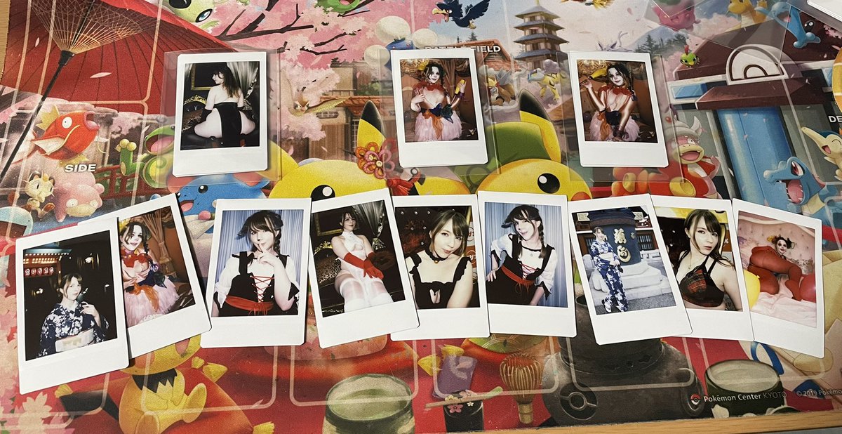 June__Lovejoy's tweet photo. フェチフェスの準備中🥰💕今回は3点セットのグッズを3つ作りました✨チェキ3点、写真3点、チェキ、写真、シール3点の三つです❤️ランダムなので中身の確認はできません🙏特別に中身を少しだけ紹介😊各50セットなので早いもの勝ちだよ😭
値段はなんと1千円だよ😭
#フェチフェス
https://t.co/3VWKzvryY5 https://t.co/eFkuNq7aOf