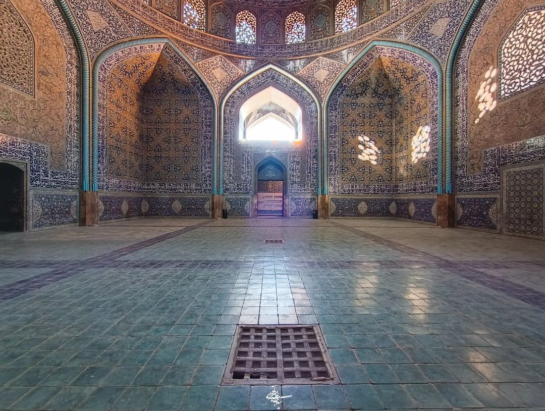مسجد الشيخ لطف الله - اصفهان
Sheikh Lotfollah Mosque

تصویر: سید محمد علی میرباقري
#اصفهان #مسجد #سیاحة #mosque #architecture #Iran