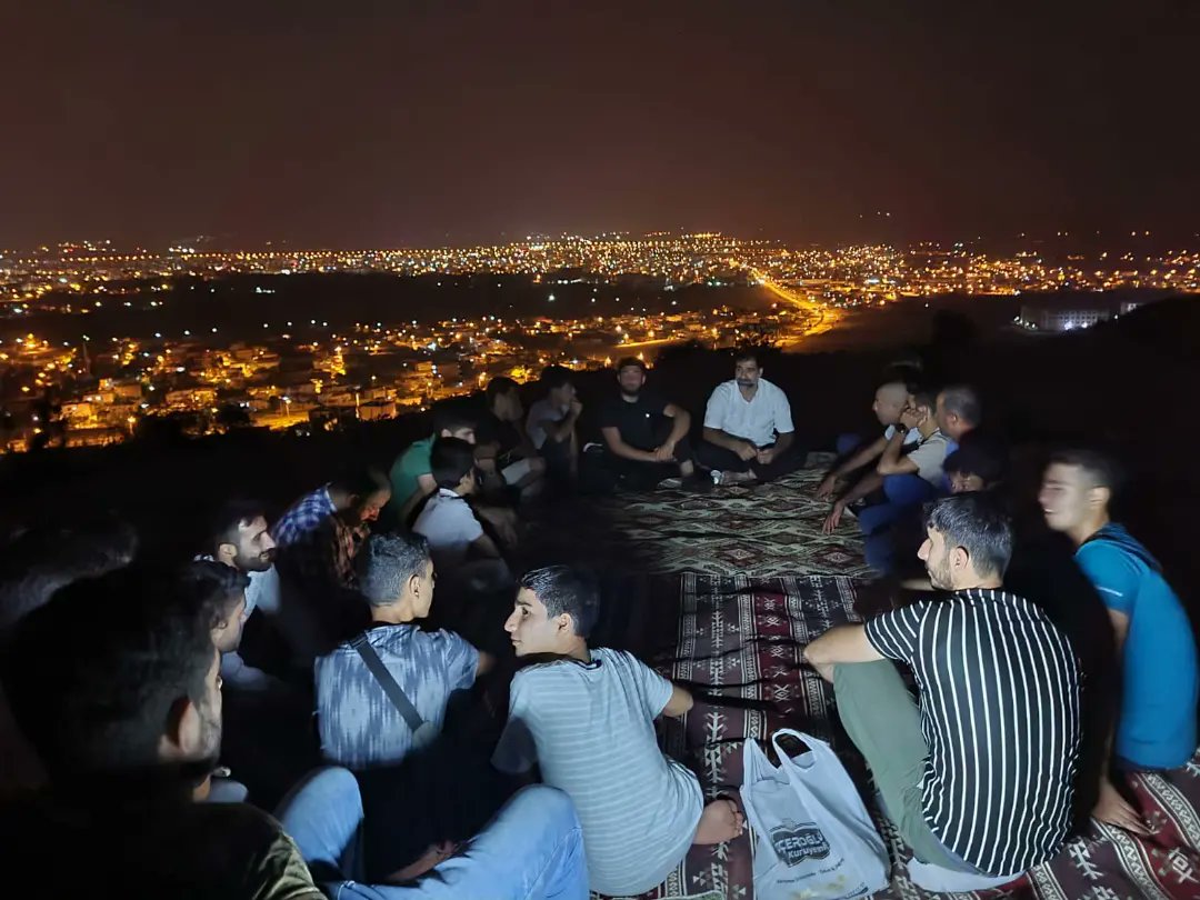 HurGenclik80's tweet photo. HÜDA PAR büyük medeniyetimizin çekirdeği olacak, sağlıklı bir ailede büyümüş, medeniyetin kaynak ve değerlerine güvenen, görgü kurallarını bilen, üreten Önder bir gençlik yetiştirme sözü veriyor. 
#ParklarBizimGenclikBizim https://t.co/RnAvcTh9MV
