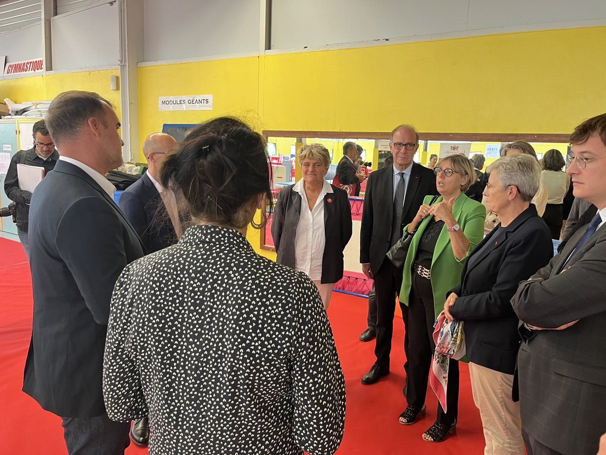 Présentation des initiatives de l’<a href="/UnivPoitiers/">Université de Poitiers</a> en matière de #formation et #accompagnement des étudiants. Merci a tous les collègues impliqués, notamment du Pôle Vie de Campus, Service Handicap Étudiant, <a href="/SUAPSPoitiers/">SUAPS UnivPoitiers</a> <a href="/STAPSPoitiers/">STAPS Université de Poitiers</a> et <a href="/Lettreslangues/">UFR Lettres et Langues - Université de Poitiers</a> pour les présentations!