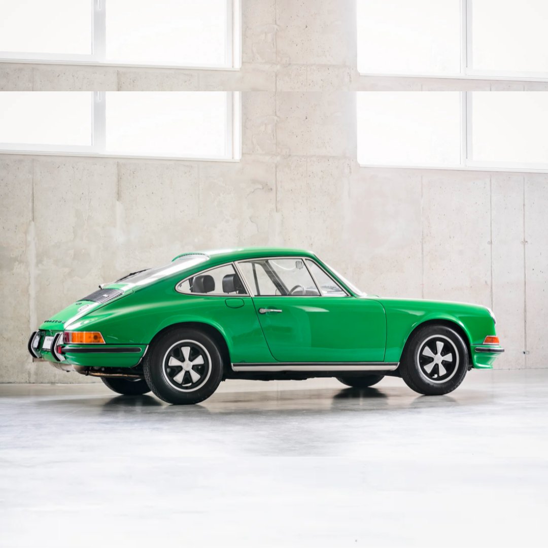 JamesEdition tweet media