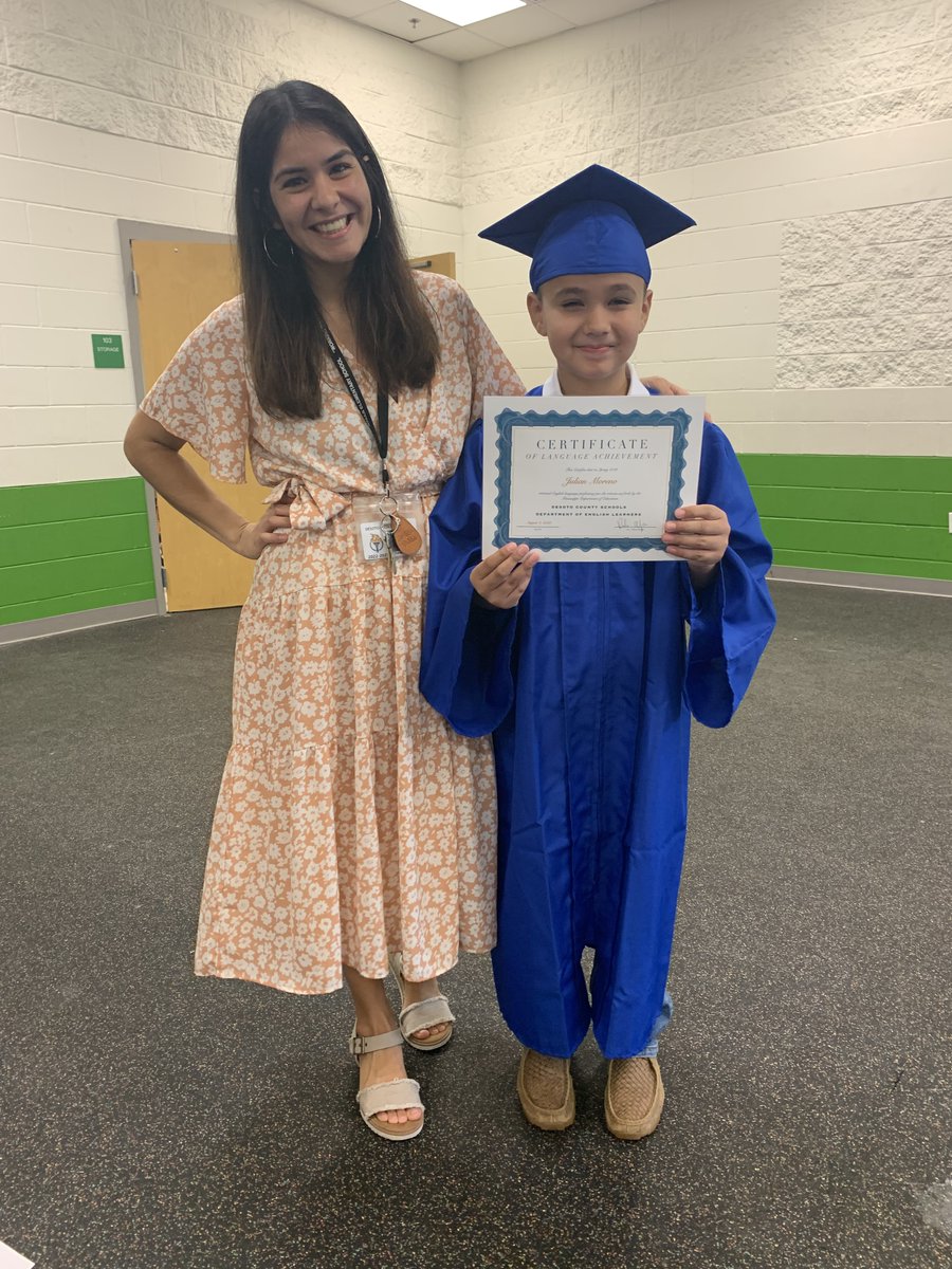 WallsEL1's tweet photo. Beyond proud of our Walls Elementary students for graduating from the EL program! Also, very appreciative to have such supportive and amazing parents, staff and PTA!!! not pictured: Xavi V. #TeamDCS #RockinGators https://t.co/dfugATf5cp