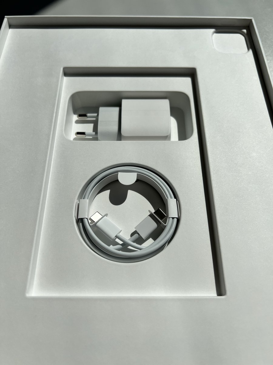 MacLifePL's tweet image. iPad Pro 12.9-inch (5th Generation) | Wi-Fi | 512GB

💸 OnlyCash - 4500 zł
📦 Kuriera DHL lub Paczkomat
——
#RT #Giełda #Apple #iPadPro