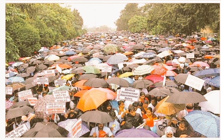 OGCEA's tweet photo. Our humble Request 🙏to the Hon'ble @CMO_Odisha to #AbolishOdishaContaractualrules completly and keeping value of the self-reliance and self-respect of the thousands of government contractual employees working under @MoSarkar5T being expoliated by this henious rule. https://t.co/xuHBtD21bq