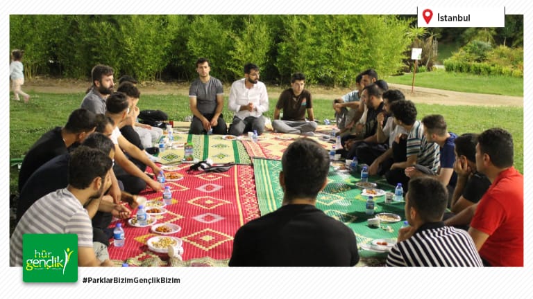 Umutlarımız ve yarınlarımız olan siz değerli genç kardeşlerim! İyilik yolunda aynı heyecan ve kararlılıkla yürümeye devam etmeliyiz.

Yükümüz ağır, yolumuz uzun. Hep birlikte bu yükün altından kalkacağız, omuz omuza ilerleyeceğiz inşaallah.

#ParklarBizimGençlikBizim