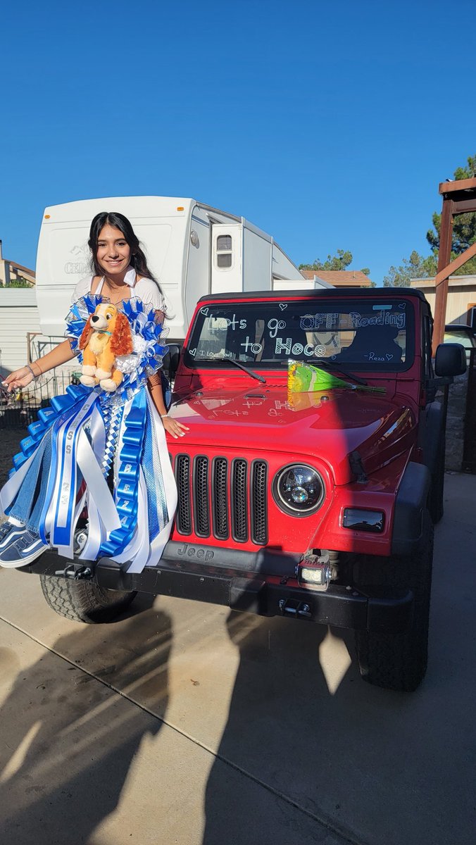 MariaNi05051232's tweet photo. Homecoming Proposal!! ❤️⚽️🛻#seniors2023 #AmericasHoco2022 @Girls_SoccerAHS @Americas_HS @BlazerNationAHS @americashs_avid @AHS_NatHS @PHITHETAKAPPA @nshss @AHS_TEC https://t.co/9lJf6Oy1T6