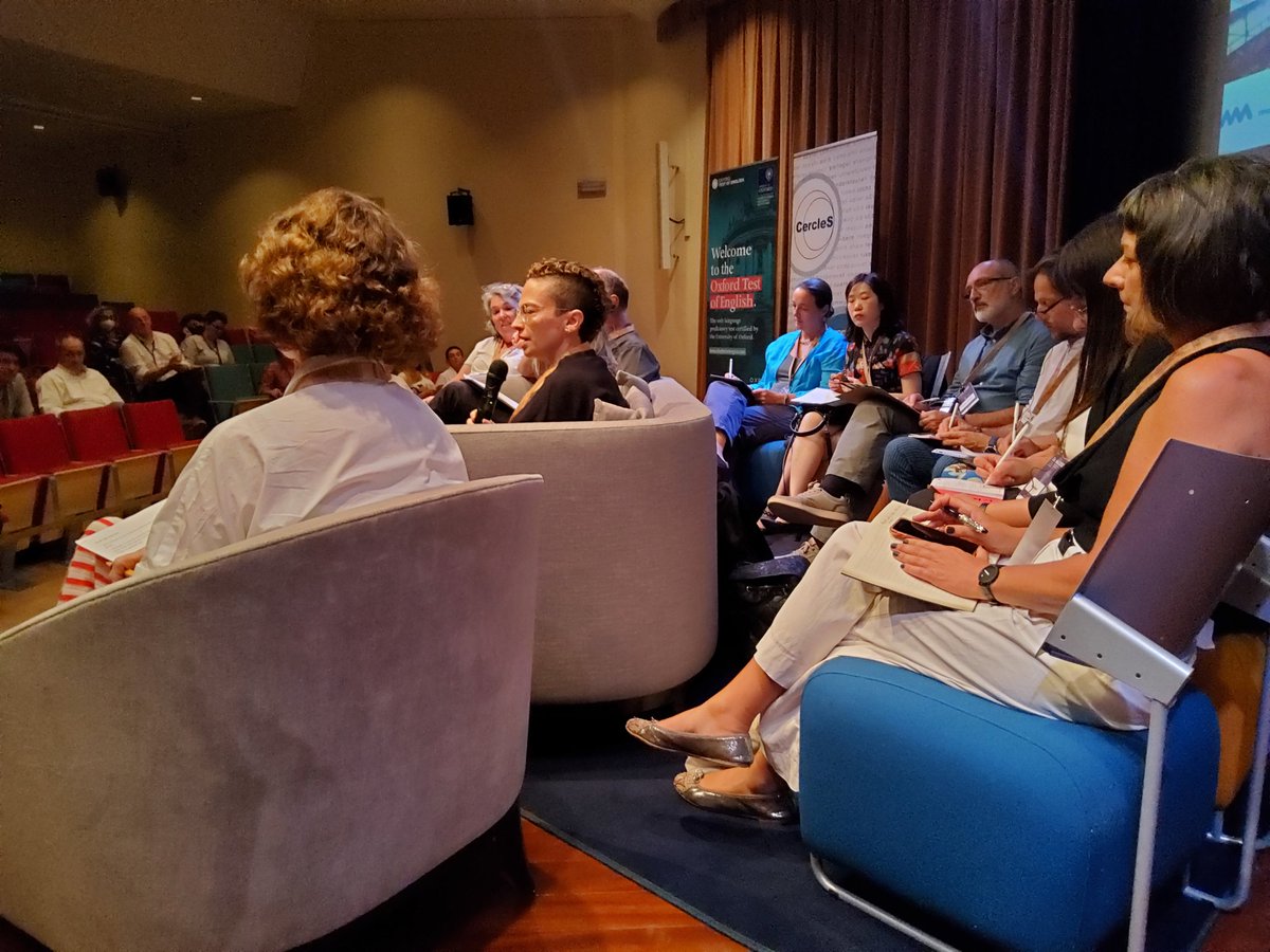 goncalvesacs's tweet photo. A front stage side view to @_CercleS roundtable. Rich, diverse, multilingual. #cercles2022 #recles #iscap https://t.co/C2xQpYHULR