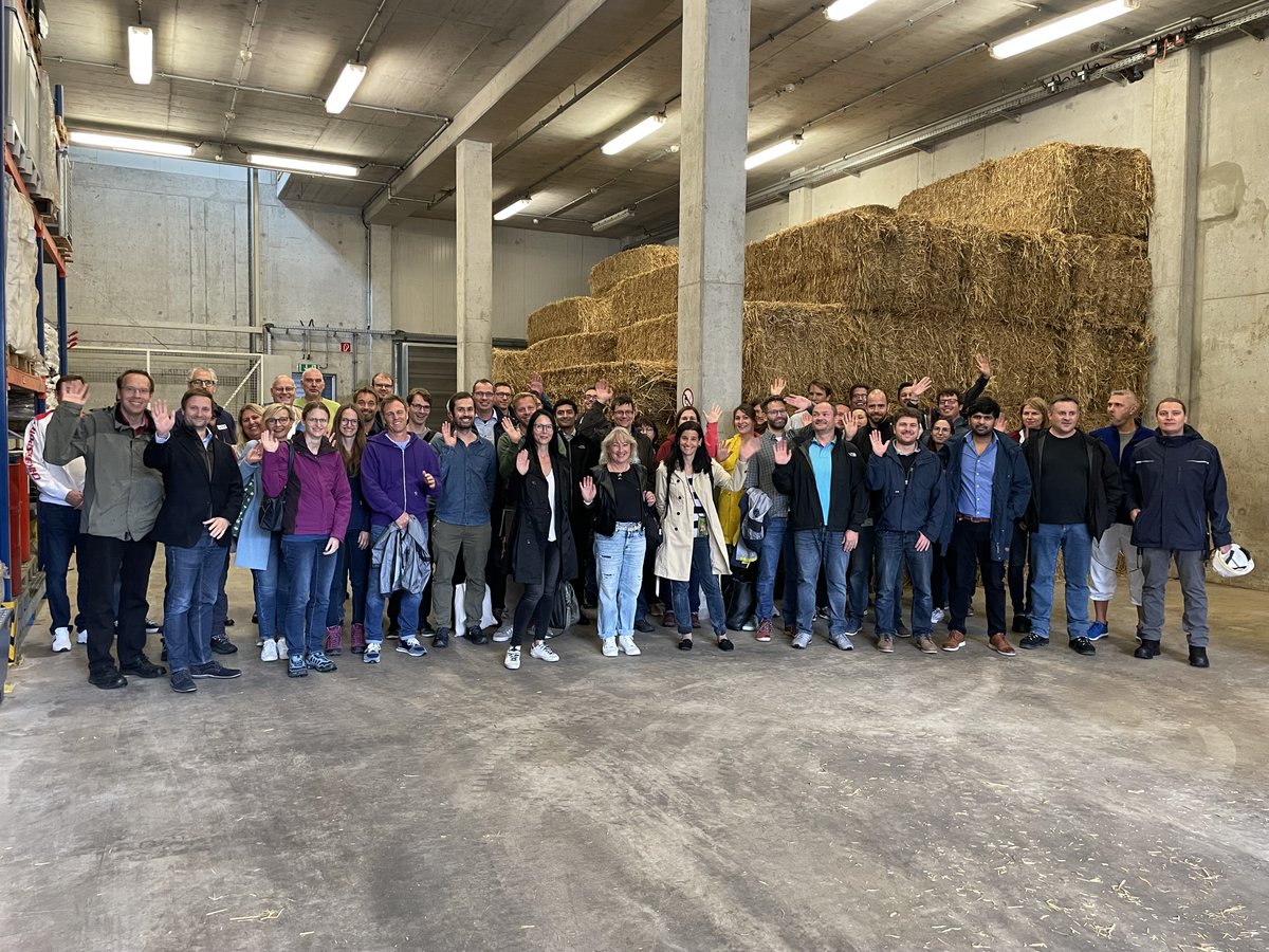 clariant's tweet photo. 🎊Yesterday, we celebrated the 10-year anniversary of our #sunliquid demo plant in Straubing 🇩🇪. It can produce up to 1,000 metric tons of #cellulosicethanol annually & was key for the successful scale-up of the technology to the commercial plant in Romania.#greaterchemistry https://t.co/Plt2VXqFXZ