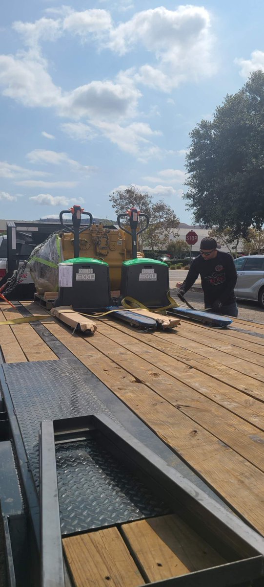 EKKOlifts's tweet photo. What a week!!! So many loyal happy customers getting their #BrandNew #ekkolifts!!!! Contact us today and order yours!
https://t.co/WHEJyJAut1
info@ekkolifts.com
(877)232-6517
#ekkolifts #palletjacks #straddlestackers #forklifts #counterblance https://t.co/lvXzMY9UrS