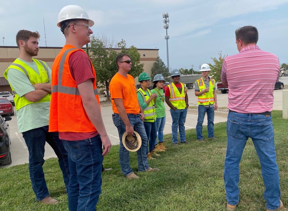 CPGConcreteKC's tweet photo. @JCCCtweet #constructionmanagementprogram students take a tour of the @PennysConcrete Plant! #concretelearning #coachingourfuture #fieldtripfun #seeitinperson https://t.co/9R3GXNpkZS