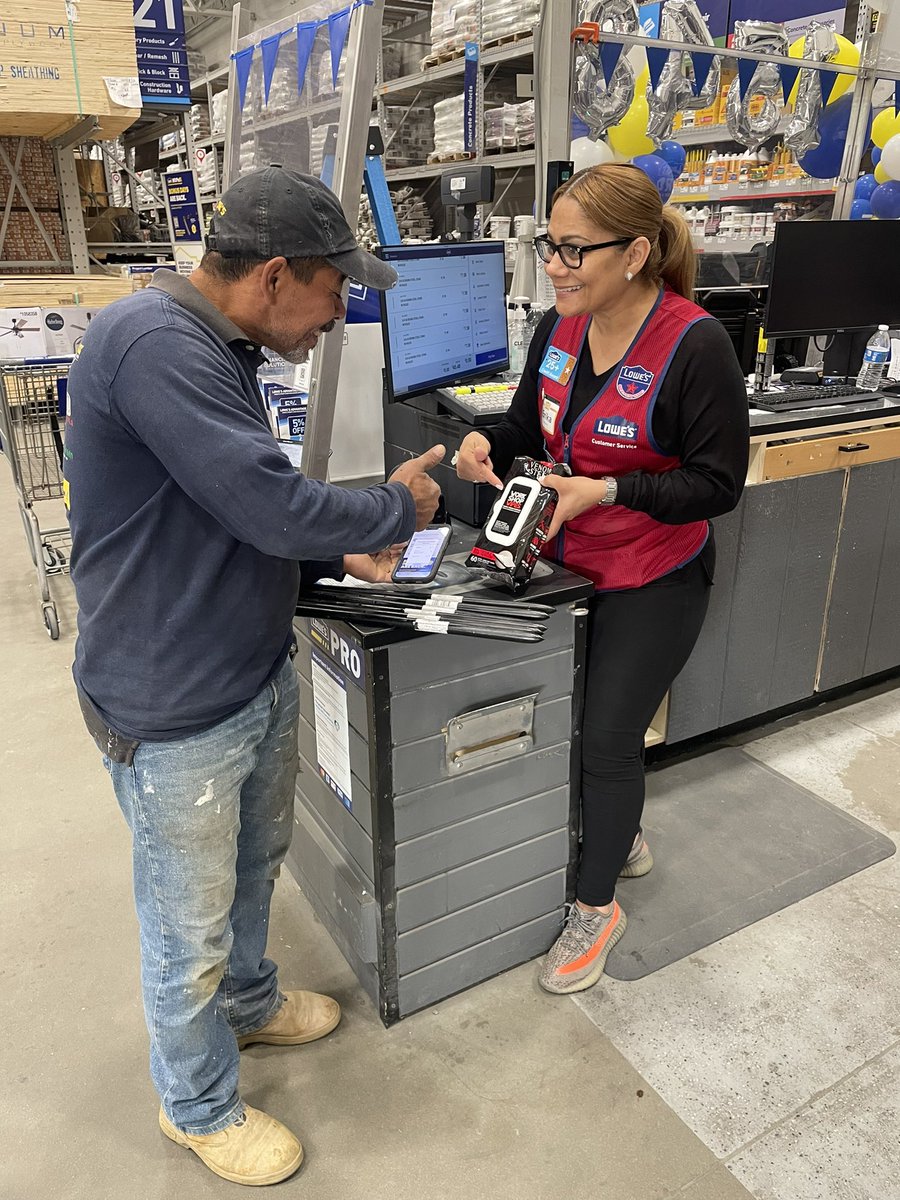Pro Cashier Erika, explaining the benefits of our product spotlight! Great job Erika. #Pro #MVP #Bonusdays #prorally <a href="/ManzoliChris/">Christian Manzoli</a> <a href="/AndrewsP26/">Paul Andrews</a> <a href="/JaneenV_HRBP/">Janeen Valdes</a> @AshleyKaduk @blakeadams1548 <a href="/kmoore1592/">Edward</a> <a href="/lorenzo22002781/">lorenzo</a>