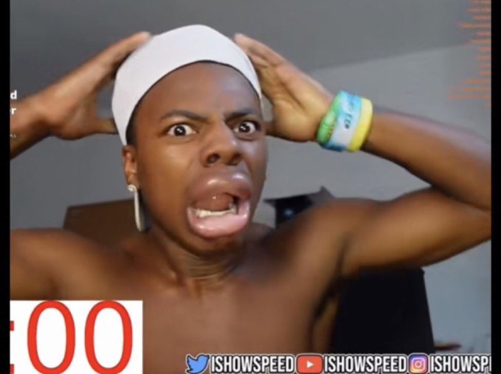 Apex Legends fans seeing that Overwatch 2’s Mythic skins are $10 dollars instead of $100