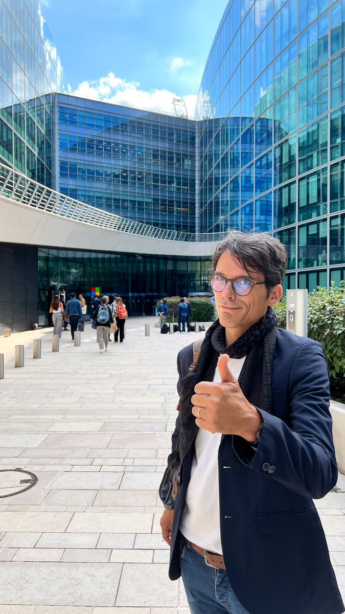 franckconfino's tweet photo. Merci à l’équipe @cap_com pour ces beaux moments #capcomnet, à @GetSwello pour la belle conf, à l’équipe @ObservatoireRS pour les #Hashtags2022, aux clients et amis de la #compublique. Je vous kiffe 😉 https://t.co/xv1pJ6o708