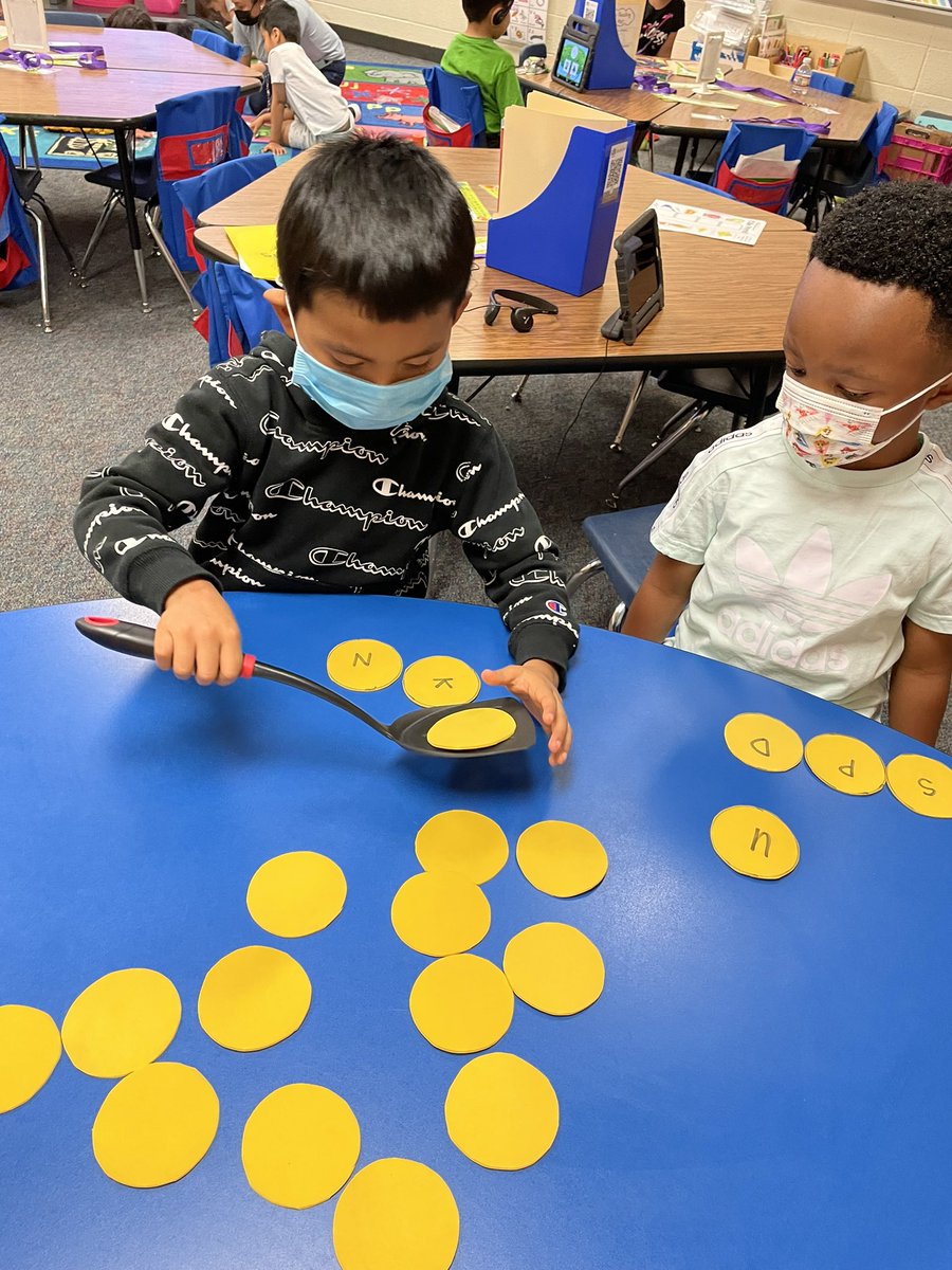 TaylorLakin1's tweet image. Letter pancake game this morning. Working on letter ID &amp;amp; sound. 🫶🏻 #kindermagic @KassmyaN @KaiserKISD @KleinISD #learningisanadventure