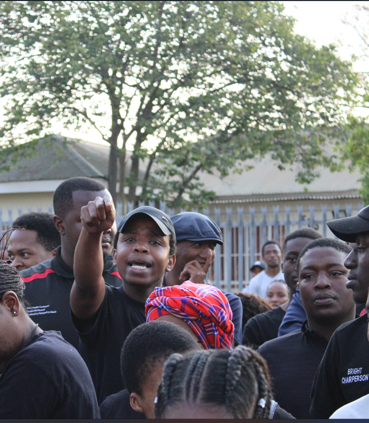RekordNewspaper's tweet photo. WATCH | University of Pretoria murder: ‘36 minutes of CPR could not bring him back’ – security officer
There need to be more patrols around student residences and campus, Tuks students demand.
Read more> https://t.co/9iWKqhcetG
#JusticeforThapelo #RekordNews https://t.co/BjlurMLERg