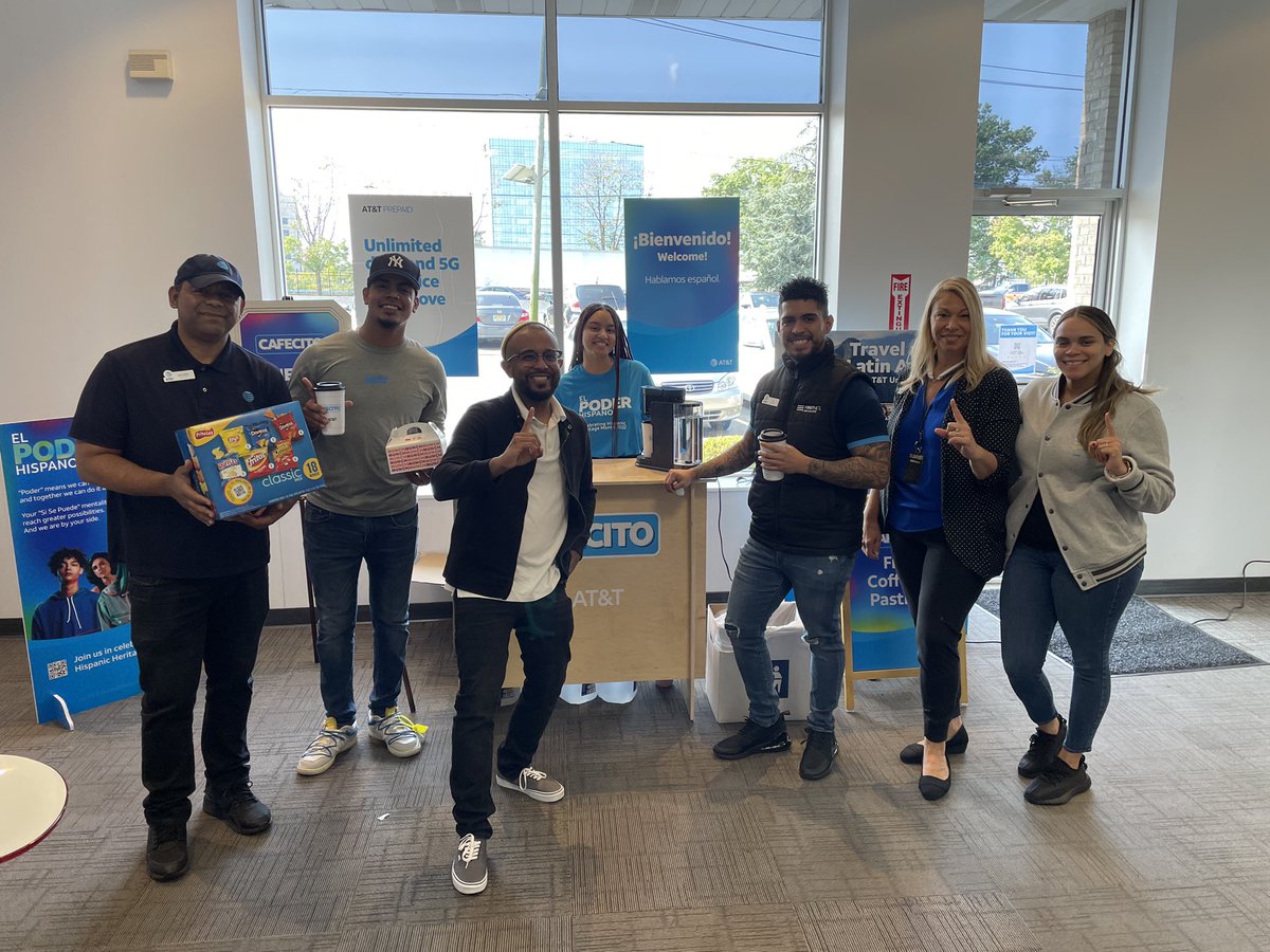 iPhone launch day with a cafecito on the side, stop by our Clifton location! Thank you guys for the visit!!!@Ale_ValdezNYNJ <a href="/ProTechHerbN/">Herbert Negron</a> <a href="/MichellePiatko2/">Michelle Piatkowski</a> <a href="/marcellobenny/">Benjamin Marcello</a> <a href="/mrodriguez_bk/">Mari Rodriguez</a>