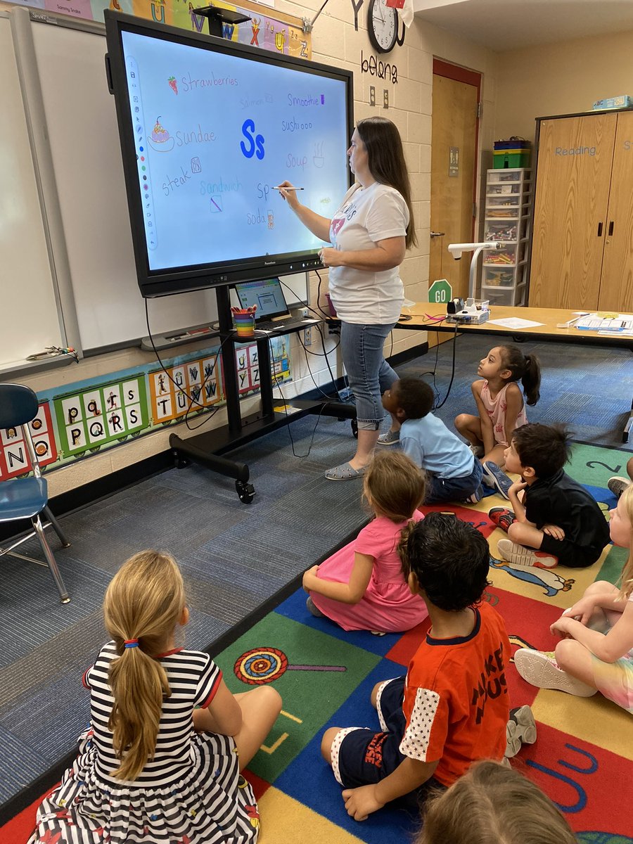 KinderSAILing's tweet photo. Using our new Promethean board…so exciting!!#OCEStrongerTogether @ErinKelleyMay @jmboyer @AshleyPCharles @OliveChapelElem https://t.co/1LqFQMeSrx