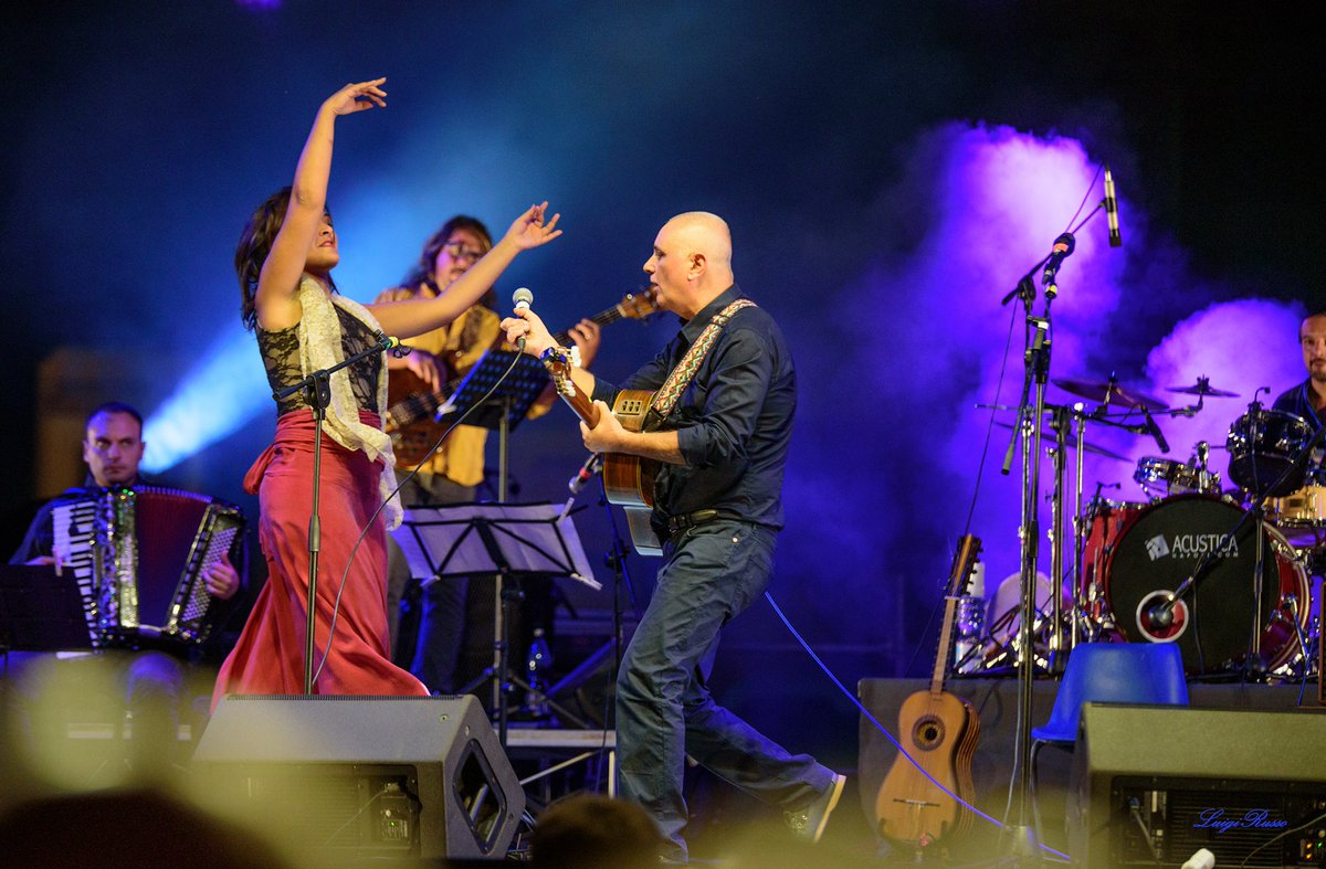 gazzettanapoli's tweet photo. Slittano solo di pochi giorni le date previste per “La Notte della Tammorra”, il più grande evento campano di musica popolare che si inserisce nel ...
.
 #arte #carlofaiello #cultura #isadanieli #lanottedellatammorra #musica #napoliattualità #newsnapol

https://t.co/5uIr3qdhmP https://t.co/ujAh0MKF2S