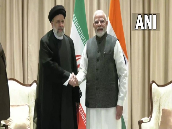 ani_digital's tweet photo. Bilateral talks held between PM Modi, Iranian President Raisi on sidelines of Shanghai Cooperation Organisation
Read @ANI Story | https://t.co/eRhCFAqsYO
#PMModiatSCOSummit #PMModi #EbrahimRaisi
#SCOSummit2022 https://t.co/4Pf5jWHkN3
