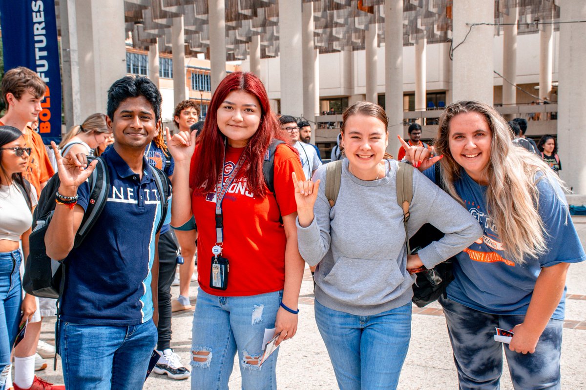 Hosting a Watch Party tomorrow? Drop it below!

#UTSA <a href="/UTSAFootball/">@UTSAFTBL</a> @UTSAStudents <a href="/UTSA_RP/">Roadrunner Productions</a>