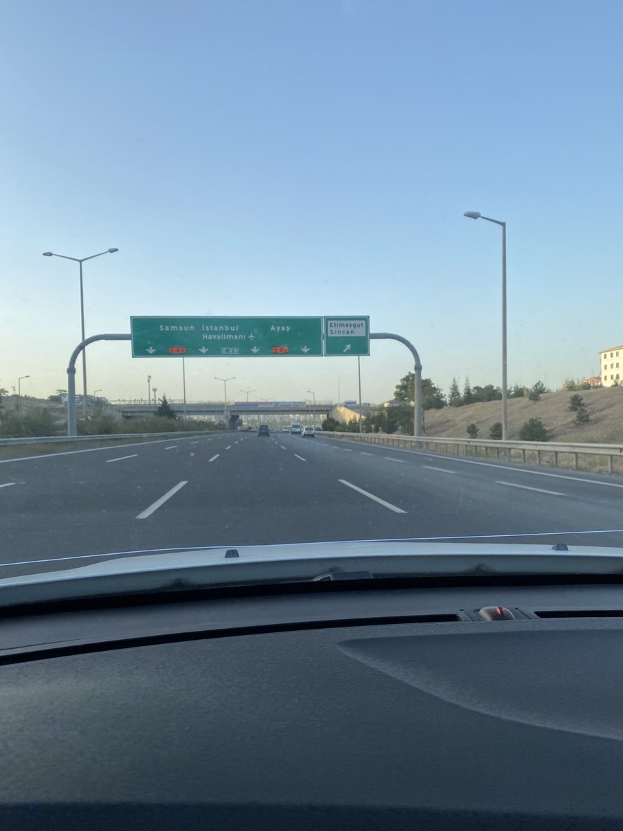 Emre28104774's tweet photo. 45 gün sonra Ankara da olmak çok güzel canlar özlemişim 😘😘 https://t.co/p4T2u6ugOM