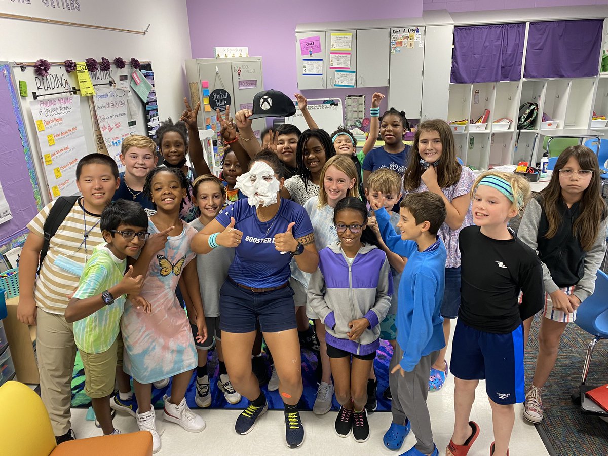 Slot’s Minions know how to have fun AND how to raise some money for our school! 💛💙🖤 So proud of us for being in 2nd place! Thank you to all families who helped fundraise and donated! And thank you <a href="/choosebooster/">Booster</a> for always being amazing! <a href="/BryanRoadES/">Bryan Road Elementary School</a>
