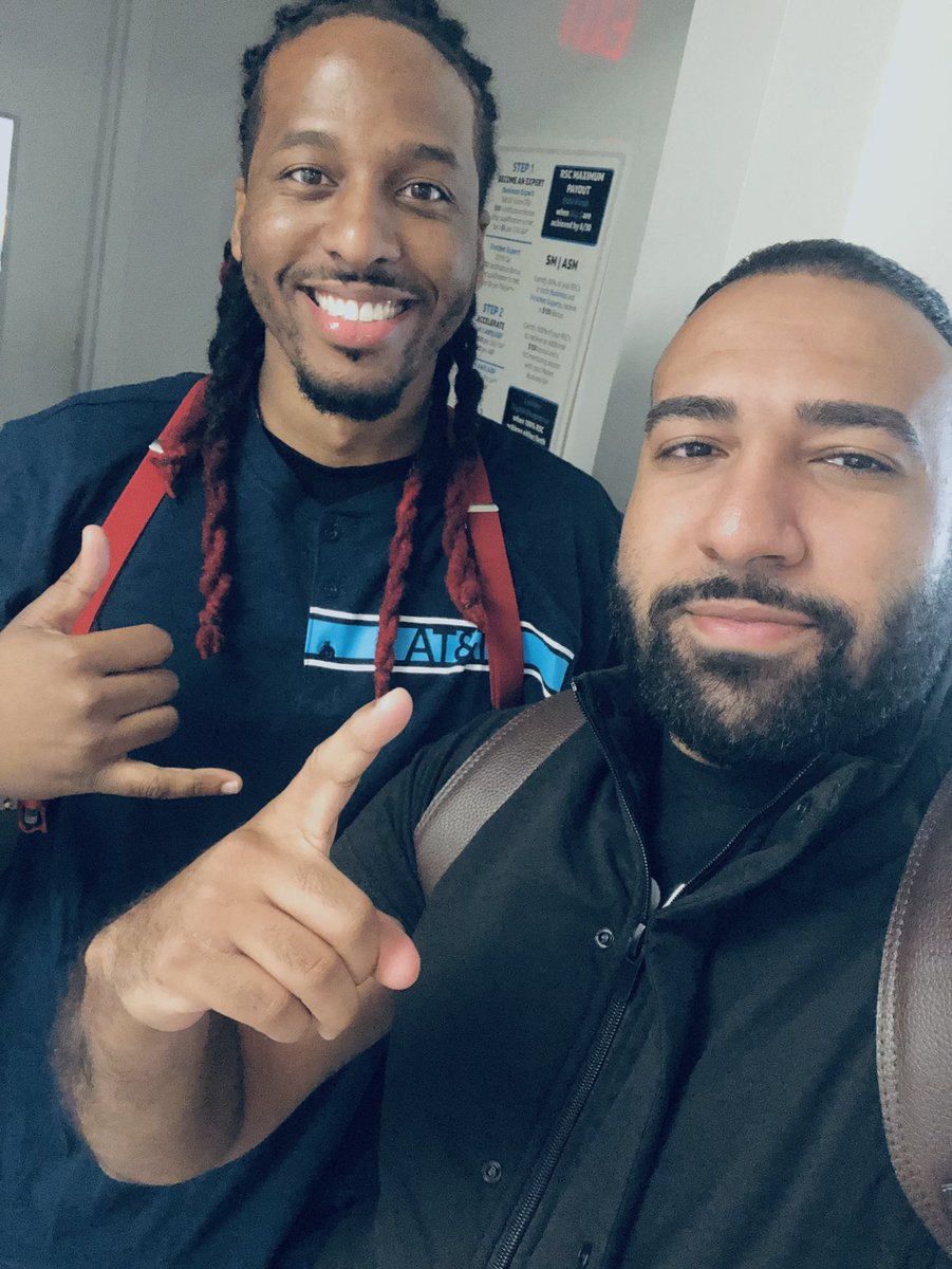 Here with Dinner Dave! Happy iPhone launch day! Happy 1st day as RSM! And last but not least Happy Birthday! Lot to celebrate here at 350 Park Ave. <a href="/JuanGNYC/">JuanG</a> <a href="/Danny_Perez_01/">Danny Perez</a> <a href="/JenAndujarNYC/">Jennifer Andujar</a> <a href="/Niicky4750/">Nicky Nieves</a>