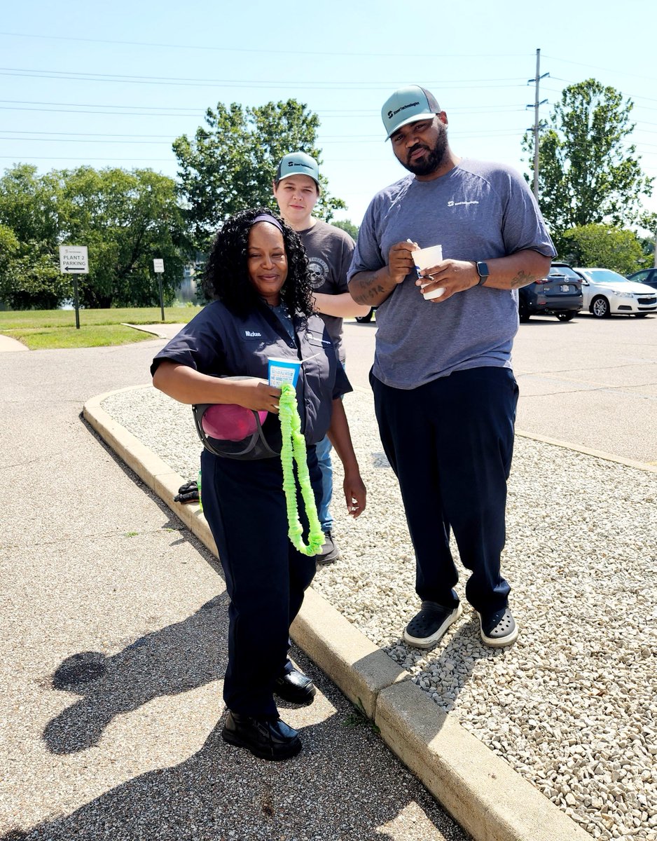 Today's Forecast: Sunny with a 100% chance of shaved ice!

Our Mishawaka teammates kept cool with the help of  Kona Ice Truck coming to the facility on a HOT afternoon! #SteelTechTeam