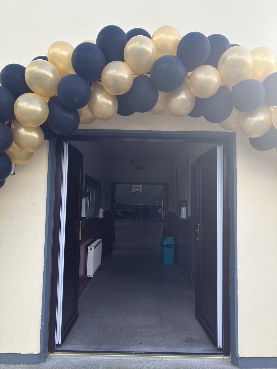 EirGrid's tweet photo. We are delighted to be in Moyvane today (Co. #Kerry) celebrating with the community groups the success of the Kilpadogue-Moyvane-Knockanure Community Sponsorship Fund, established by EirGrid. Join us at the Moyvane Community Hall.
 @radiokerry https://t.co/8Fin7gU8LL