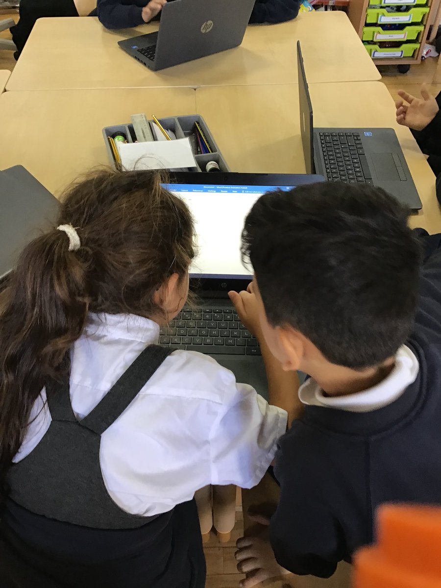 SmithdownPrimY2's tweet photo. 2SR loved using our new laptops today. We typed our names, investigated what caps lock and space bar do and had a go at some super sentences too. #smithdowncomp #smithdowncomputing https://t.co/pmR2mNRltY
