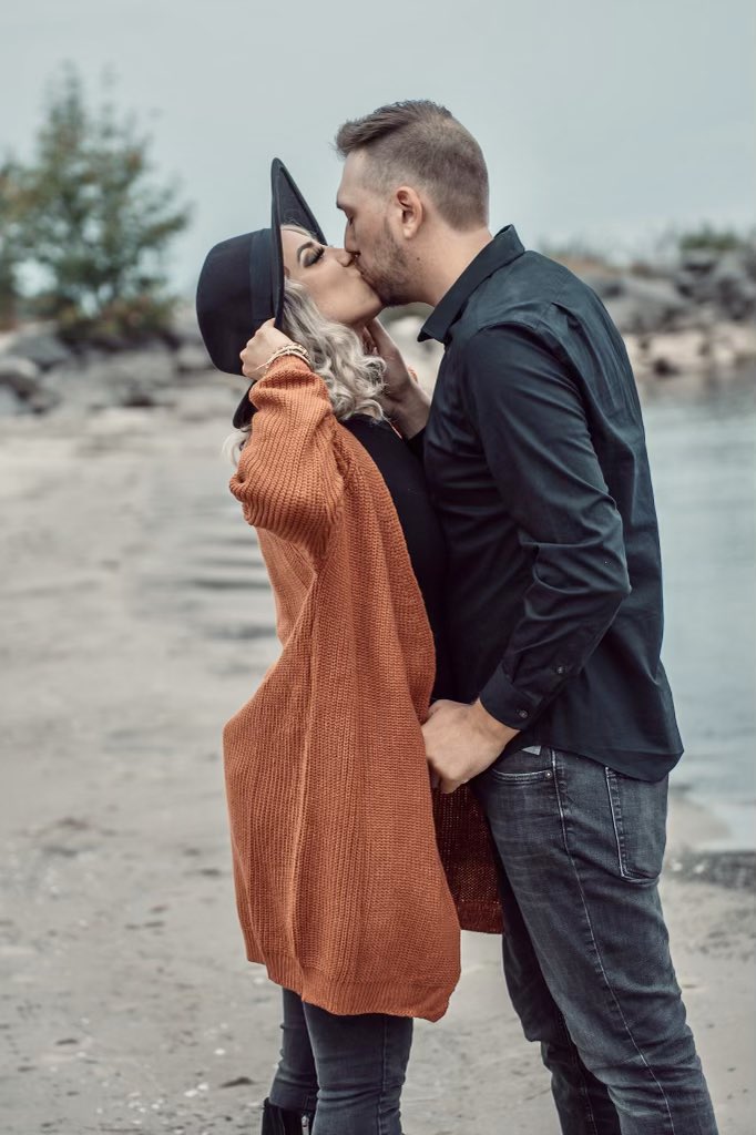LisaMarieWendt's tweet photo. I will never try to change you, change you
I will always want the same you, same you
Swear on everything I pray to
That I won't break your heart ♥️ https://t.co/mKIHlsNLnf