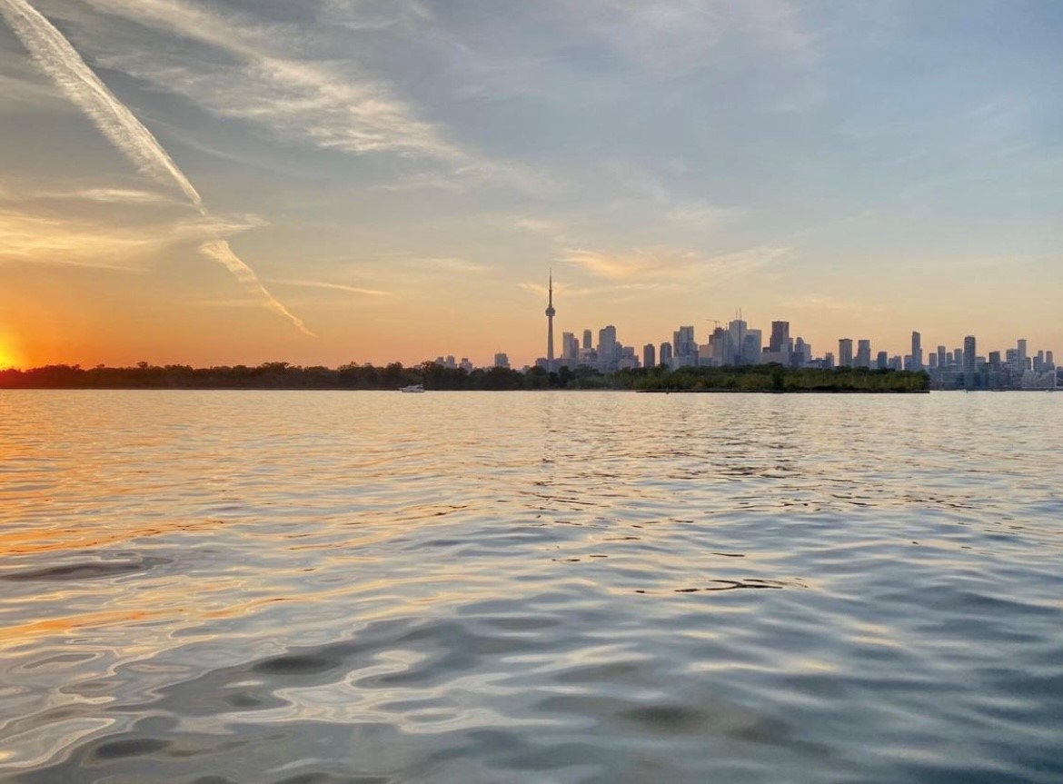 OHMtoronto's tweet photo. Fridays on the lake โ there truly is nothing better. ๐
Take advantage of one of the best seasons on the water and fall in love with #fallboating at @OHMToronto!
#FridayFeeling #OHM #Relaxationstartshere
๐ธtherealjohnanderton https://t.co/CrZtUmXJs8