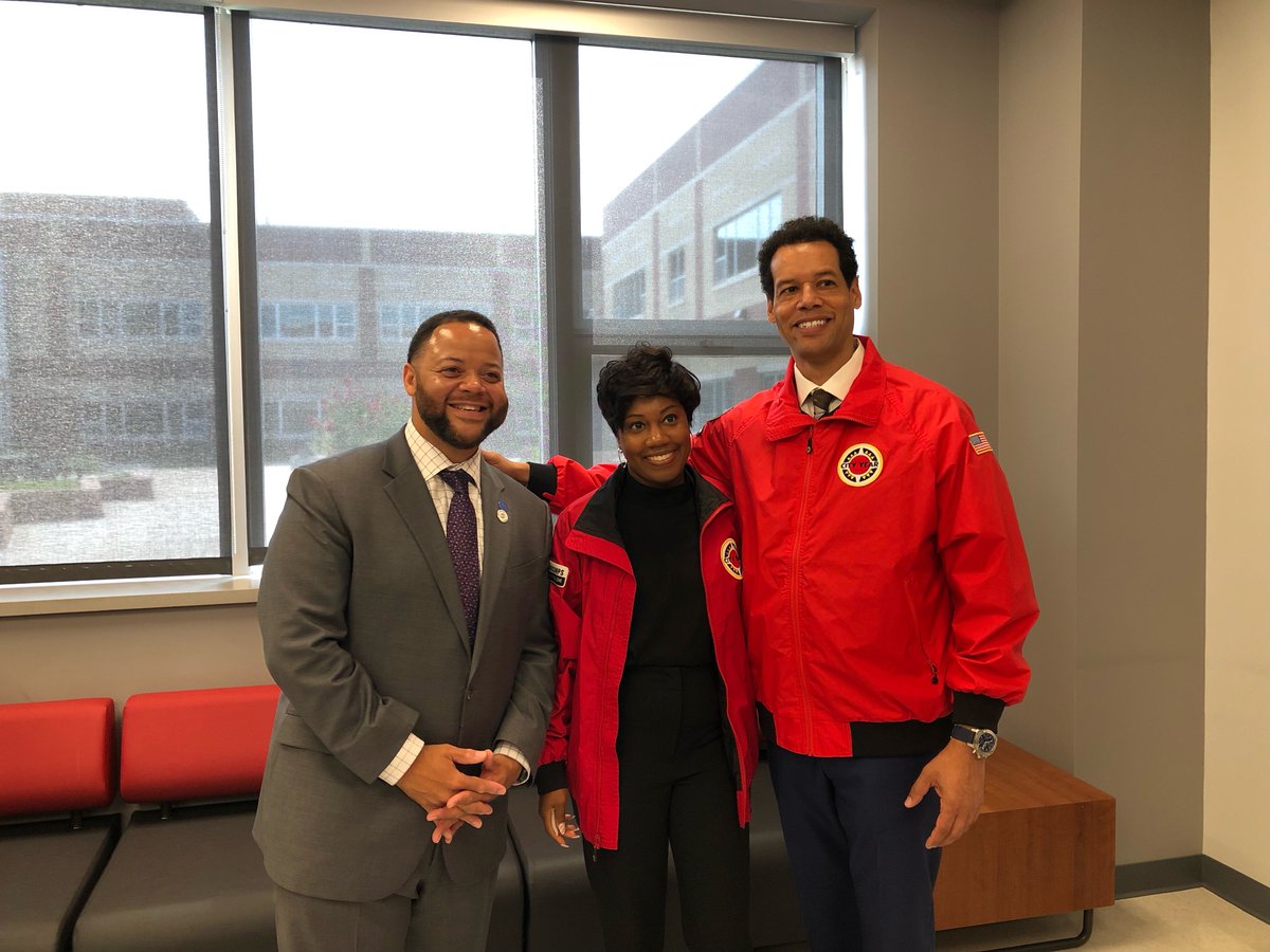 Wonderful to be able to meet together with folks like @AmeriCorpsCEO and Dr. John Tupponce and Andrea Carter from @CityYear during today’s #RoadToSuccess bus tour of @12plusphilly in Camden, NJ!