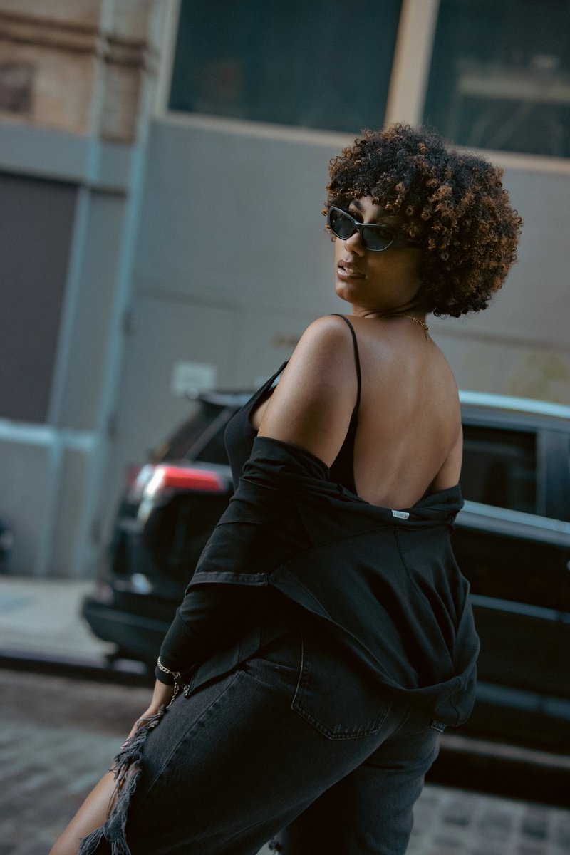 ClydesCamera's tweet photo. Mel #soho #photoshoot https://t.co/aUTAd22LYy