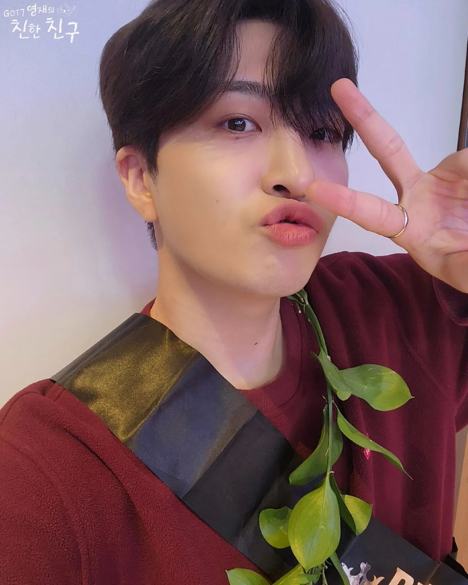mbcbf_ever's tweet photo. 🦦친친🦦 

달디 생일 츄카츄카추💝
트렌드에 민감한 친친도 해봅니다
#매일을_영재와_꿈꾸는_내가좋아
#OurMoonlight_YoungjaeDay

#MBC #라디오 #GOT7영재의친한친구 #친한친구 #친친 #갓세븐 #GOT7 #영재 #YOUNGJAE https://t.co/DQLlqy6qnh