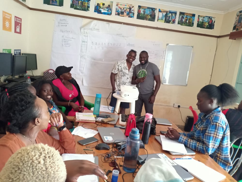 Consistency is key in blending fields. @thengugi was <a href="/theborderhub/">The Border Hub</a> to give us that extra push and encourage us. I mean I can't imagine being a #Techguru in the #SGDs world.
#womenintech 
<a href="/UNDPKenya/">UNDP Kenya</a>
<a href="/magerodeo/">Deogratius J. Magero</a> 
<a href="/LakeHub/">LakeHub 🇰🇪</a> 
<a href="/ShamahSharon/">Sharon shamah</a> 
<a href="/apali_villian/">Villian Apali</a> 
<a href="/HelenSigala/">Helen Sigala</a> 
<a href="/AbukayoM/">Abukayo Murunga</a>