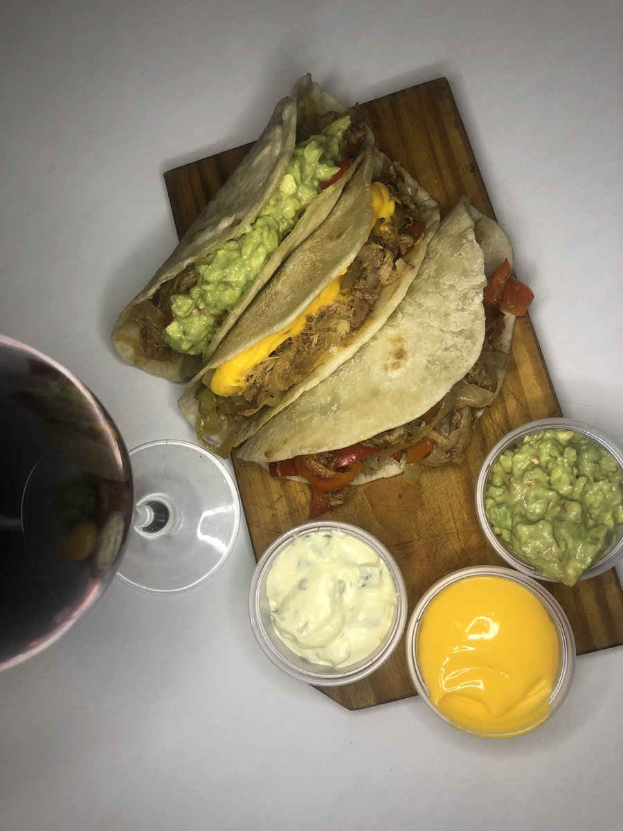 manuseip's tweet photo. Esta vez me paso por aquí para mostrarles un poquito de un nuevo proyecto que le estoy metiendo en mardel,  pa que se lo gocen los amantes de los tacos 🌮✨ si siguen mi página de ig: @_tacopado se van a ir enterando de las nuevas novedades, tmb me ayudan mucho si comparten ❤️ https://t.co/j2XZ1kRqP6