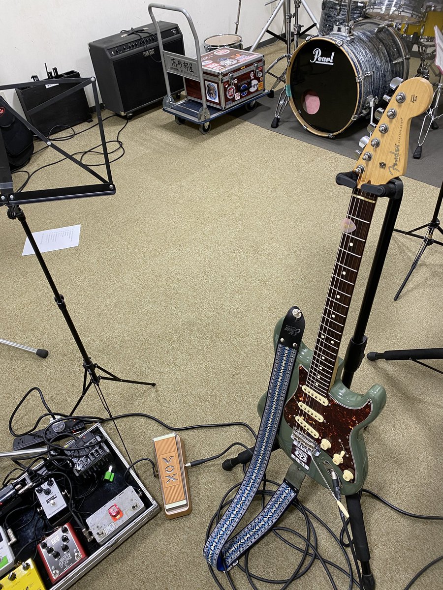 stillduckin's tweet photo. 今日のelara straps &tbcfx / Rattlesnake Cable
tbcfx / SMOOTHCOMP / Greenchild K818
fender ST / Coral Road Blue Ultrasuede
Parker Fly / Busselton Black Ultrasuede
#elarastraps #toneblue #ksound #madeinjapan #guitar #bass #totebag #tbcfx #RattlesnakeCable #Greenchild https://t.co/ciMFaug7MW