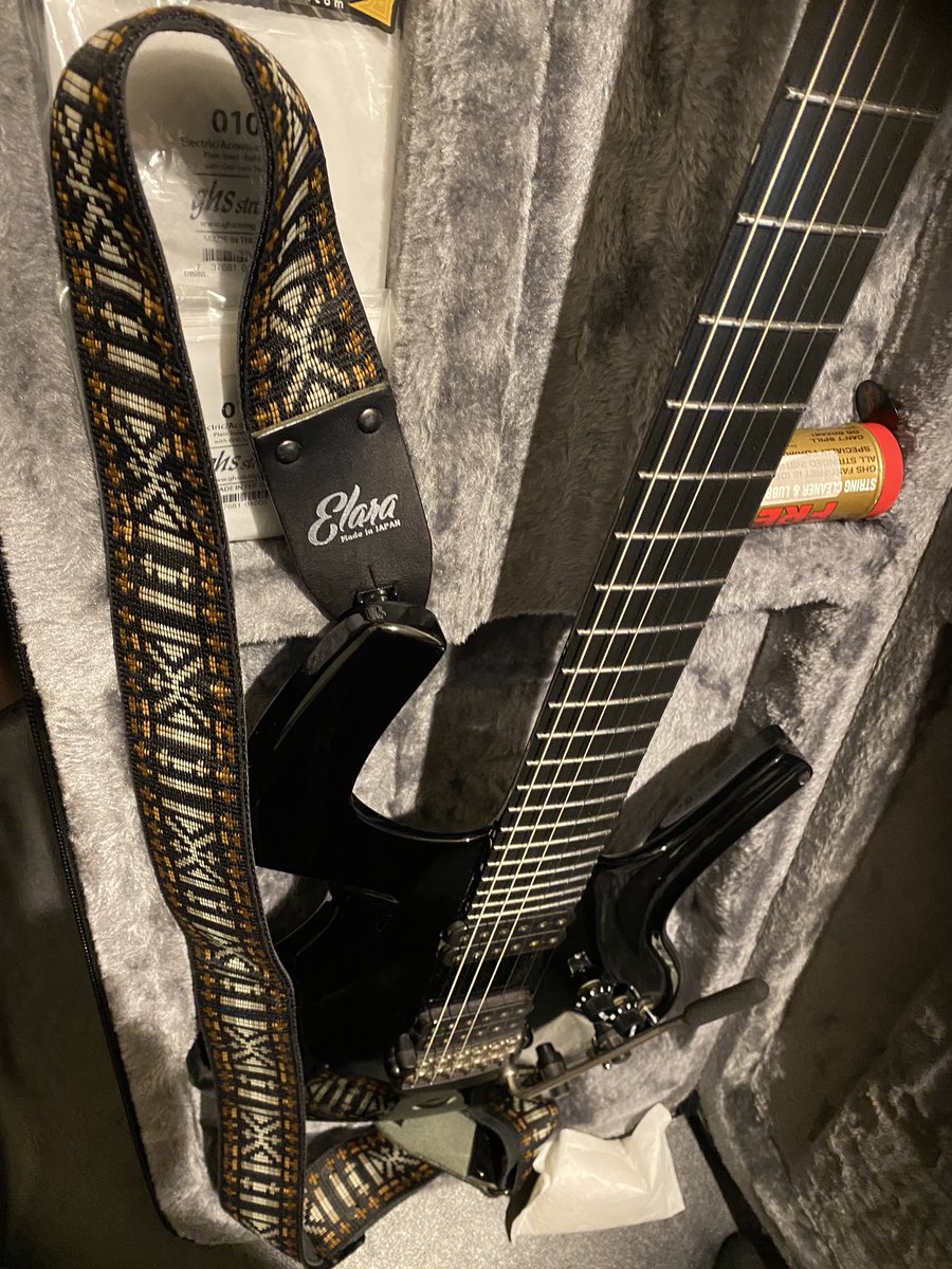 stillduckin's tweet photo. 今日のelara straps &tbcfx / Rattlesnake Cable
tbcfx / SMOOTHCOMP / Greenchild K818
fender ST / Coral Road Blue Ultrasuede
Parker Fly / Busselton Black Ultrasuede
#elarastraps #toneblue #ksound #madeinjapan #guitar #bass #totebag #tbcfx #RattlesnakeCable #Greenchild https://t.co/ciMFaug7MW