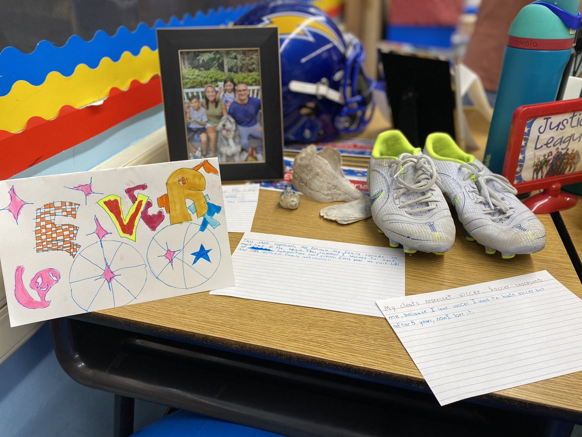 MVS_MrFont's tweet photo. We love learning about our third grade community by curating and visiting our annual Me Museum. #MVSRoom21 Thanks @KaraMarkiewicz for helping us build #TeamThirdGrade https://t.co/gRGM4BQvx6