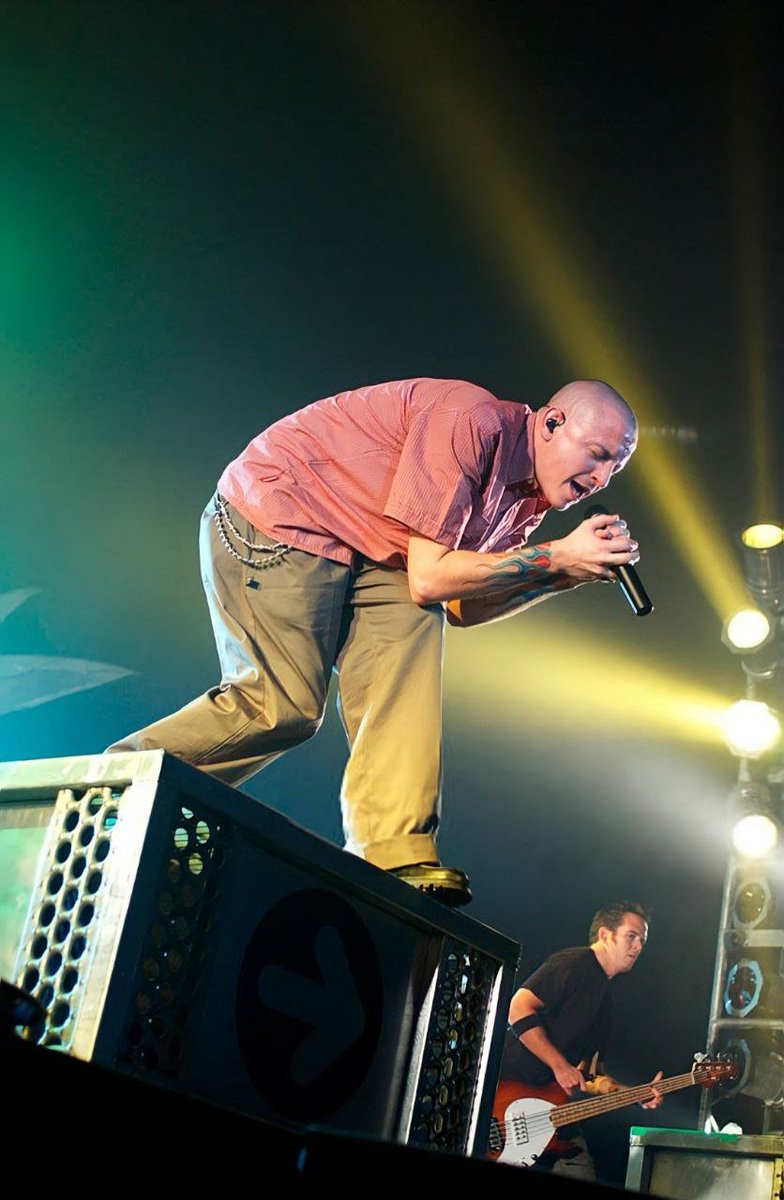 LPLive's tweet photo. 21 years ago today, @linkinpark with an unforgettable and historic show at the Docklands Arena, in London. #HybridTheory

📸: Hayley Madden https://t.co/DTqyoeJjfE