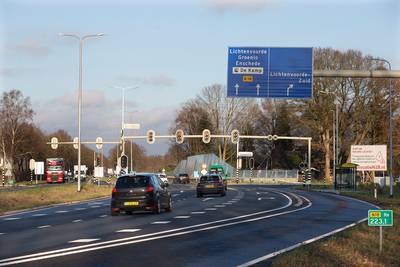 dgachterhoek's tweet photo. Achterhoekse VVD woedend dat N18 niet vierbaans wordt: ‘We worden geschoffeerd’ https://t.co/pztvLDEFdC https://t.co/hNGmoYrIEu