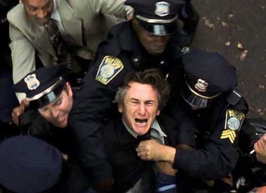 Pell de gallina cada vegada que torno a aquesta escena de “Mystic River” (i a tota la pel·lícula, de fet)