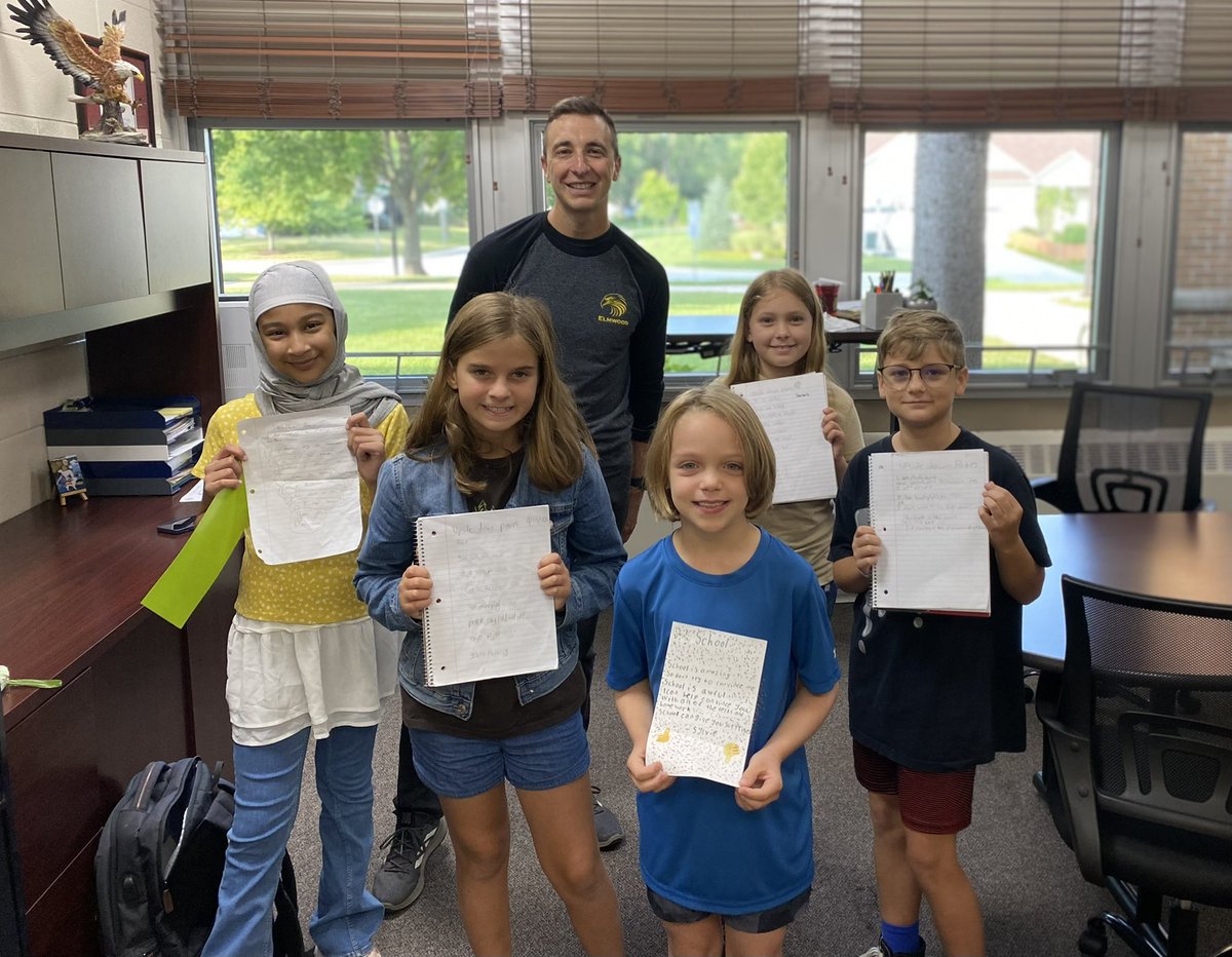 ElmwoodKreiling's tweet photo. #5PI read their #UpsideDownPoems to @MattLanges this morning! #sendmetotheprincipal #lovemystudents #elmwoodeagles #PartnersinGrowth https://t.co/hs4hubkgOt