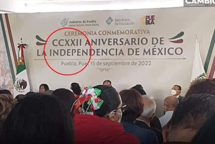 JJDiazMachuca's tweet photo. Puebla en el futuro 
Así el gobierno de Puebla con el inservible de @MBarbosaMX 
CCXII no CCXXII https://t.co/ufdT8dMqic