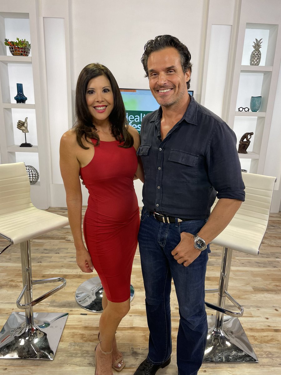 BloomTV1's tweet photo. It’s Bloom’s 3rd Birthday! 🎈Tune @WFLA 2pm today for the fun!  @AntonioSabatoJr joins @WFLAGayleG to chat about #livinginfullbloom https://t.co/t8A9tcGdDG